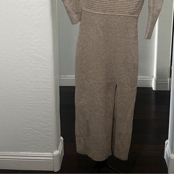 Line & Dot Alta Sweater Dress in Oatmeal Ribbed Off the Shoulder Front Slit Sz M - Picture 4 of 14